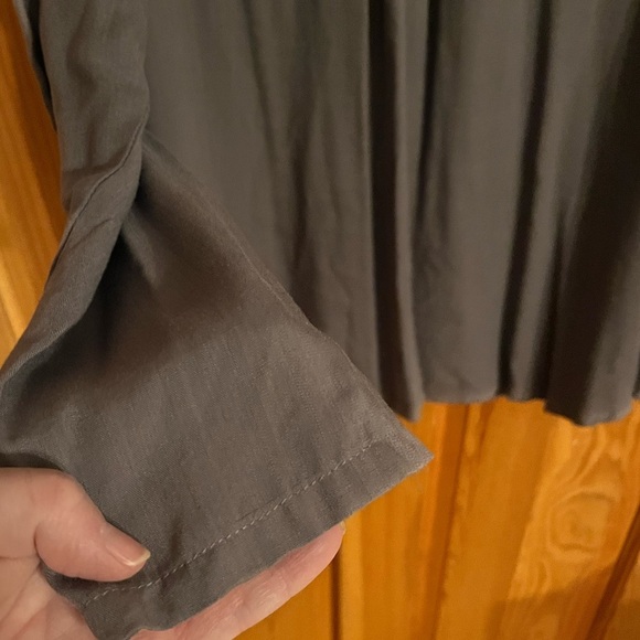 Vince Women’s Gray Button-Up Blouse Size Medium Casual Comfortable Dress Up Gift - Picture 8 of 11